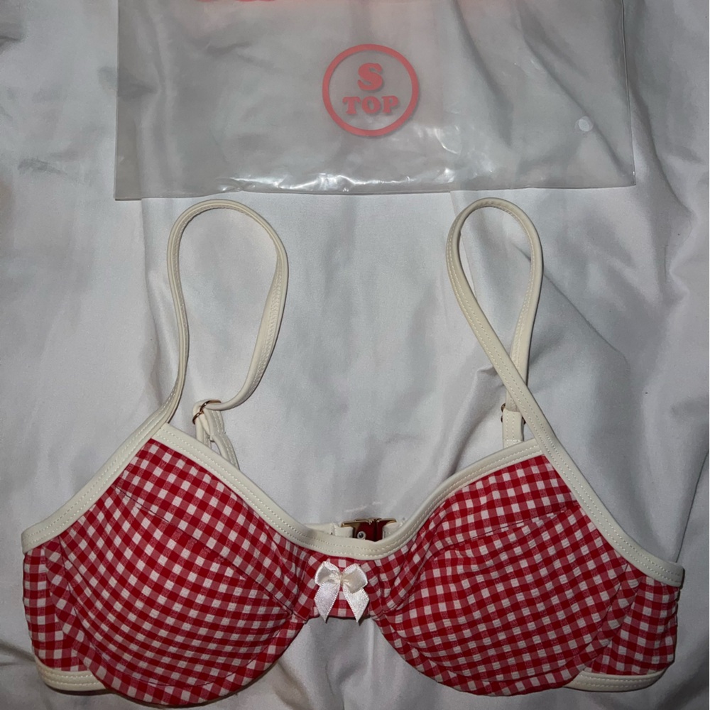 STRAWBERRY MILK MOB RANCH WATER TOP SIZE S NEVER WORN BEFORE